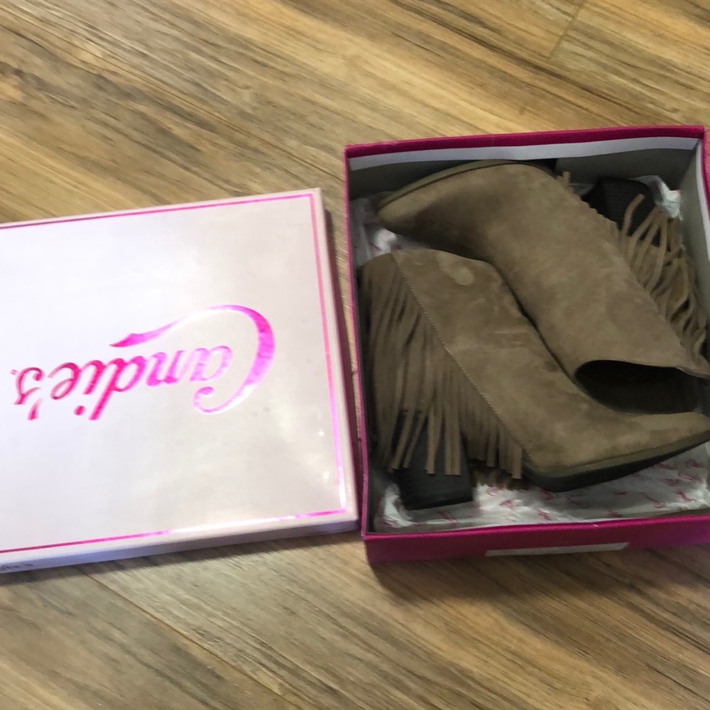 Chunky Wedge tassel boot